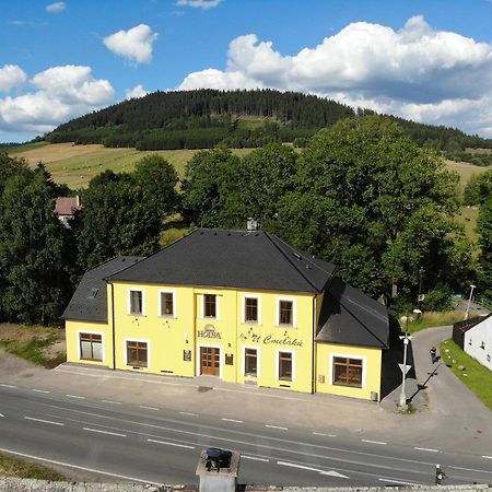 U Cmelaku Hotel Červená Voda Exterior foto